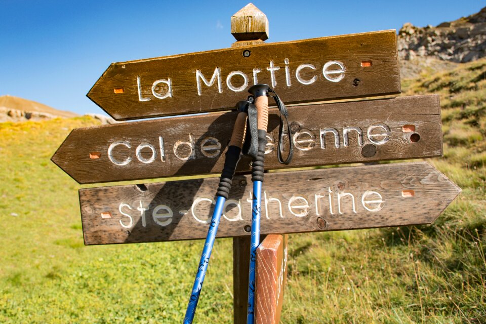 Road direction signpost