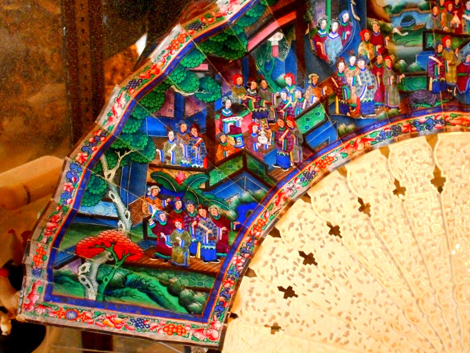 Chinese folding fan (18th century) - Museum of Villa Pignatelli in Naples (45078134631)
