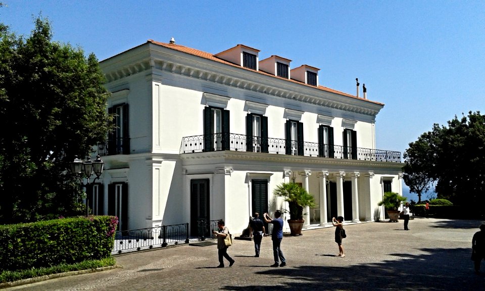 Grande Foresteria (after 1820) of Villa Rosebery in Naples - Architects Stefano and Luigi Gasse (27853659671)