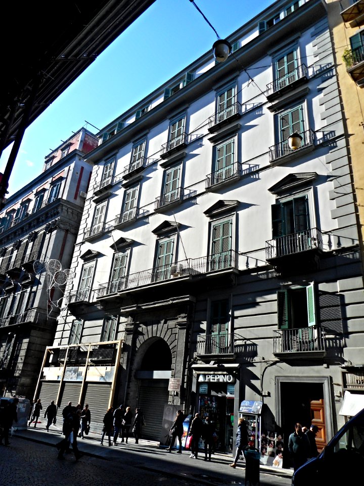 Nunziatura Apostolica Palace (1585) - Naples (25152313969)
