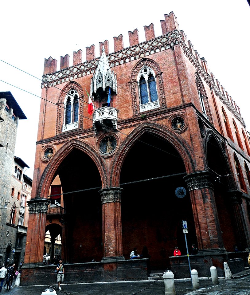 Palazzo della Mercanzia (1384) at Bologna (28614836911)