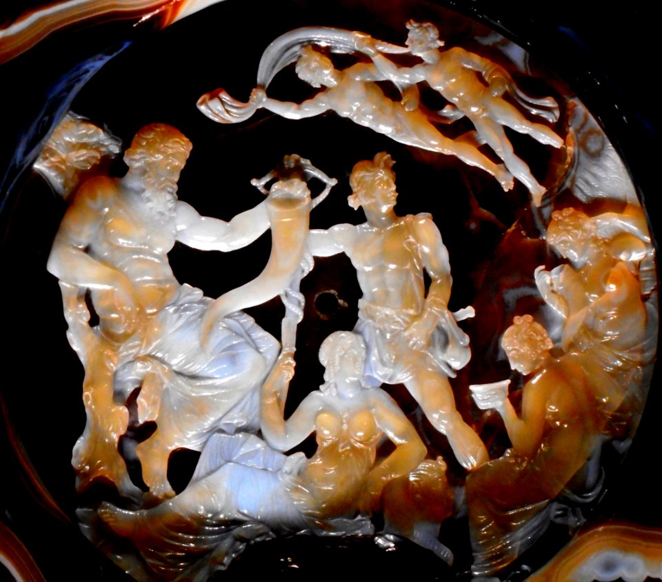 The Farnese cup - Phiale, libation bowl - Sardonix agate cameo - Alexandrian production - Ptolemaic age (late 2nd-early 1st century BC) - Archaeological Museum of Naples (43213039000)