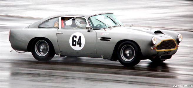 2015 Silverstone Classic - Aston Martin DB4 (19703112644)