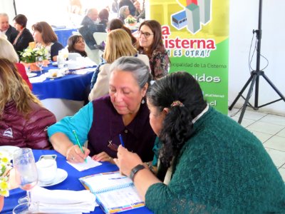 2017.05.04.Lanzamiento Programas Jefas de Hogar, 4a7 y Escuela de Emprendimiento La Cisterna (33722006823)