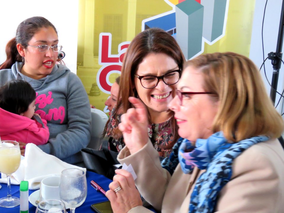 2017.05.04.Lanzamiento Programas Jefas de Hogar, 4a7 y Escuela de Emprendimiento La Cisterna (34371647472)