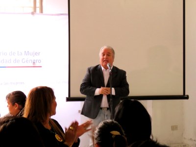 2017.05.04.Lanzamiento Programas Jefas de Hogar, 4a7 y Escuela de Emprendimiento La Cisterna (34371670822)