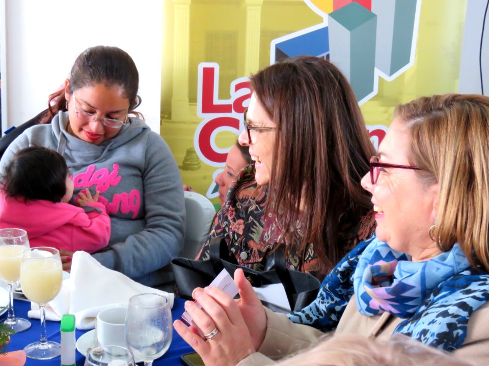 2017.05.04.Lanzamiento Programas Jefas de Hogar, 4a7 y Escuela de Emprendimiento La Cisterna (34402506061)