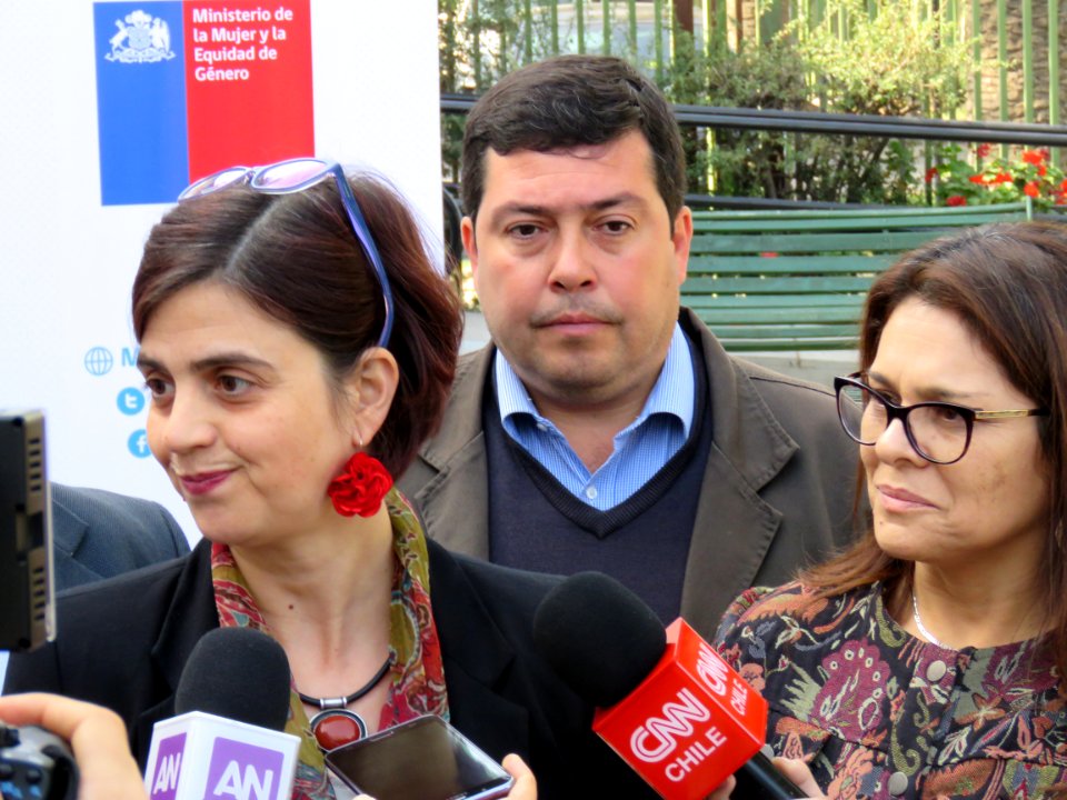 2017.05.04.Lanzamiento Programas Jefas de Hogar, 4a7 y Escuela de Emprendimiento La Cisterna (34371643452)