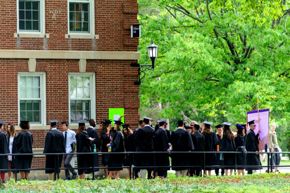 2018 Commencement BW13959 (42644189141)