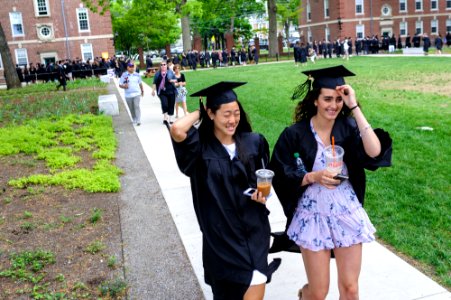 2018 Commencement BW20946 (41744813345)