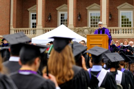2018 Commencement BW14135 (41925459974)