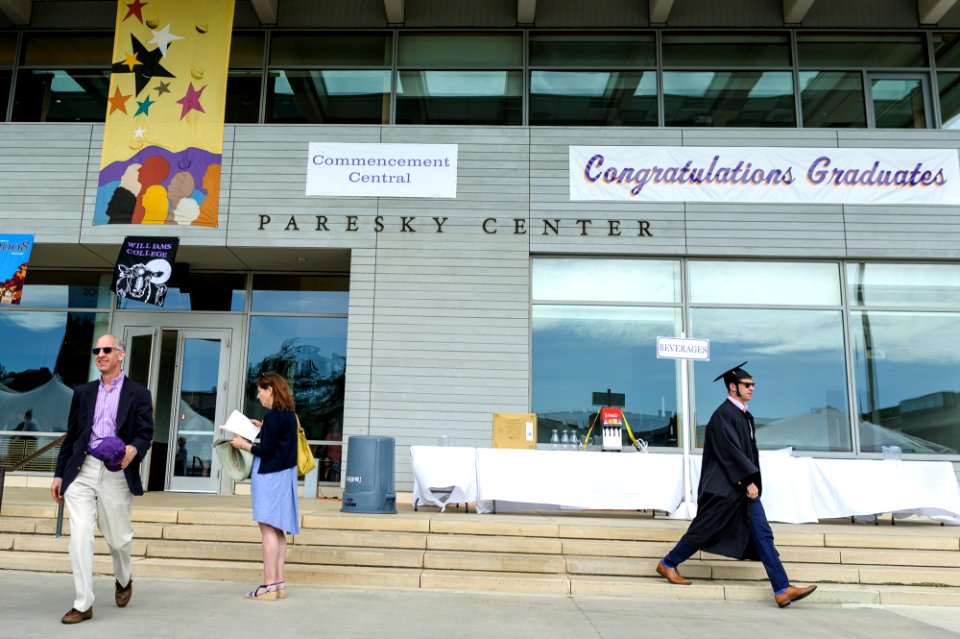 2018 Commencement BW20890 (41744813495)