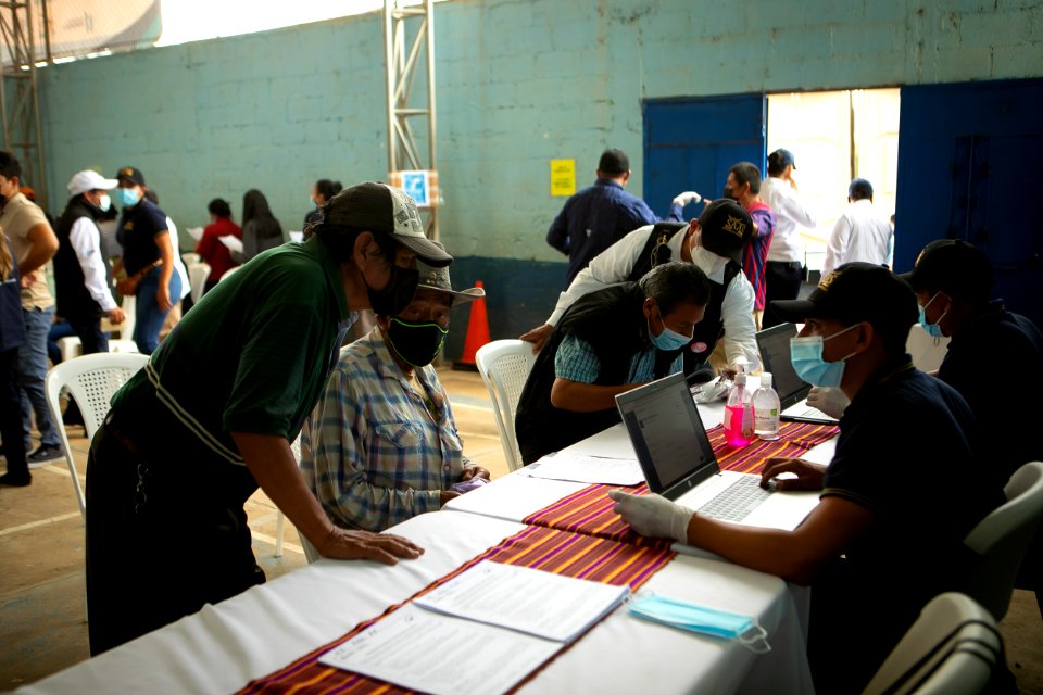 20210930 AI PRESIDENTE - VACUNACION SN JUAN SAC 0003 (51537290939)