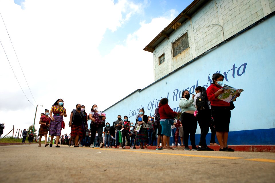 20210930 AI PRESIDENTE - VACUNACION SN JUAN SAC 0002 (51536814183)