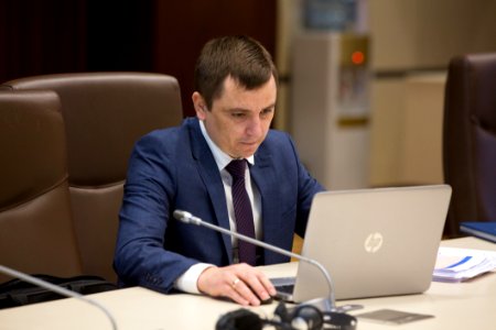 22.04.2020 Sedinta Comisiei Economie, Buget si Finante (49804982512)