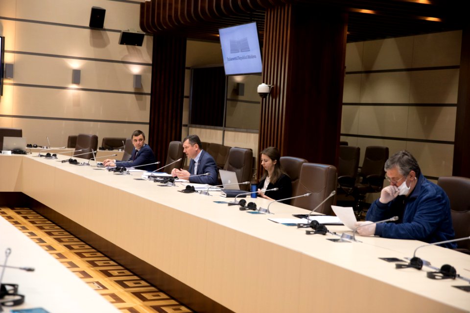 22.04.2020 Sedinta Comisiei Economie, Buget si Finante (49804674181)