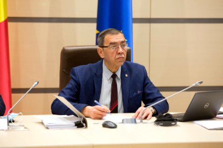 22.04.2020 Sedinta Comisiei Economie, Buget si Finante (49804674706)