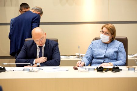 22.04.2020 Sedinta Comisiei Economie, Buget si Finante (49804982282)