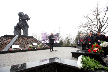 27.01.2020 Comemorarea victimelor Holocaustului (49448945491)