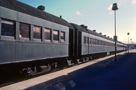7 Southern Pacific Commuter Train Shots by Roger Puta (30984825531)