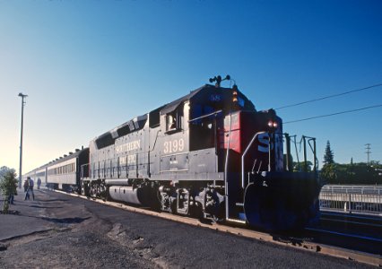 7 Southern Pacific Commuter Train Shots by Roger Puta (30956330762)