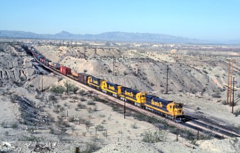 8 Photos of 4 Trains at the California and Arizona Border (31361095185)
