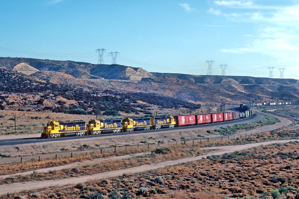 A Nice Santa Fe Sequence in Cajon -- 3 Photos (30941417110)