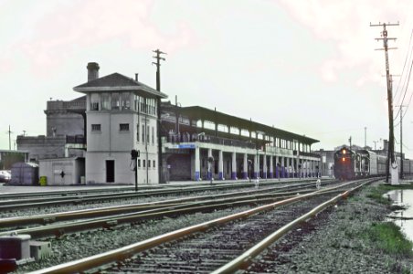 A Western Pacific Roll By -- 3 Photos (34406410994)