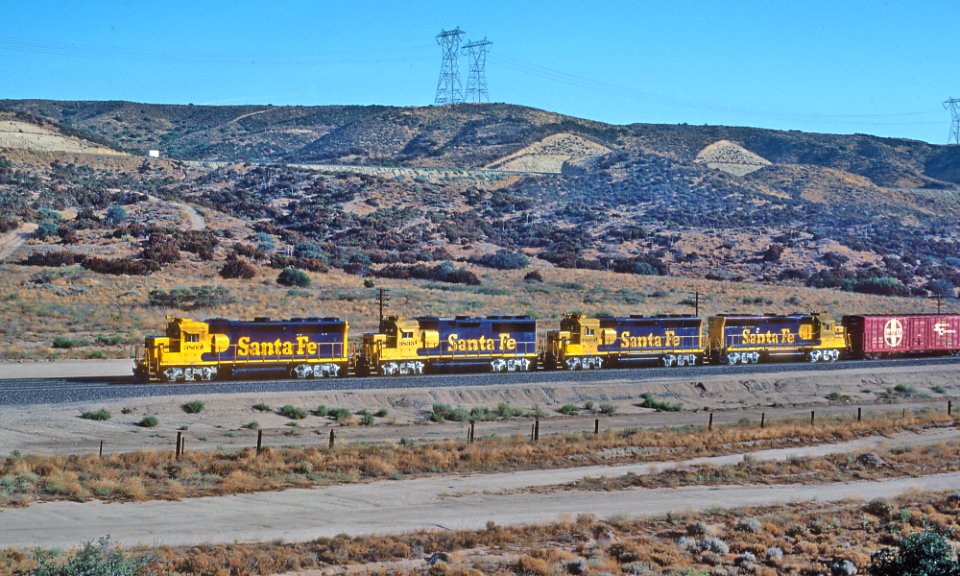 A Nice Santa Fe Sequence in Cajon -- 3 Photos (30941419880)