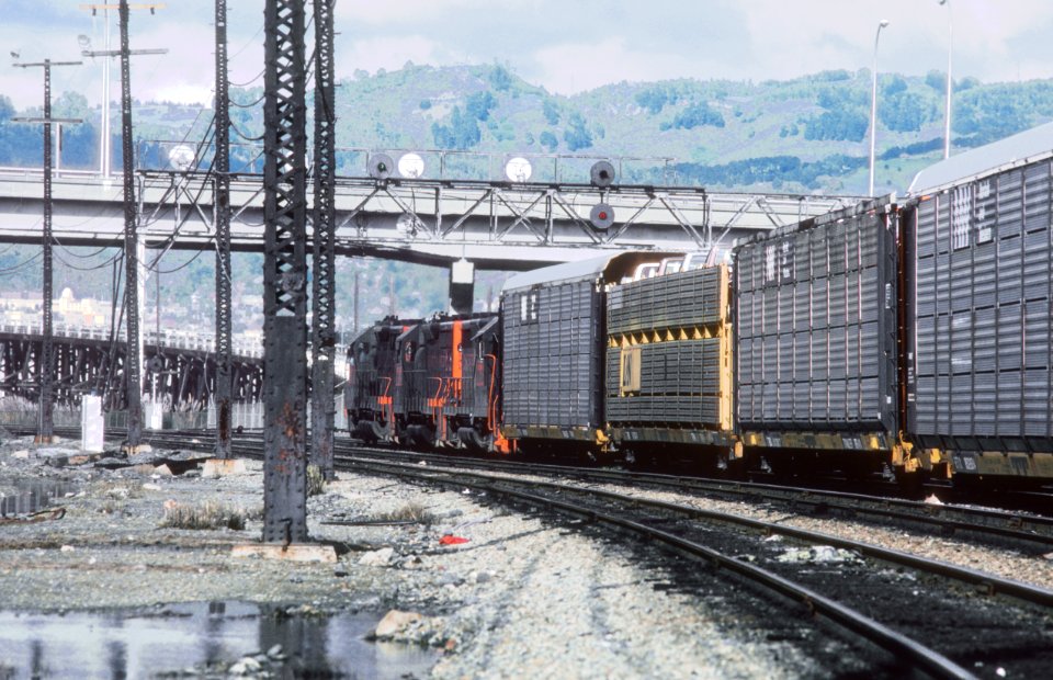 A Western Pacific Roll By -- 3 Photos (35120615461)