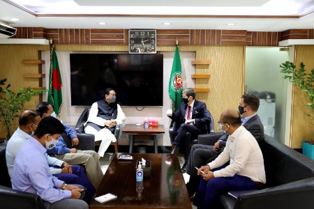 Ambassador Miller met with the Honorable Mayor of Chattogram City Corporation Rezaul Karim Chowdhury (51609754281)