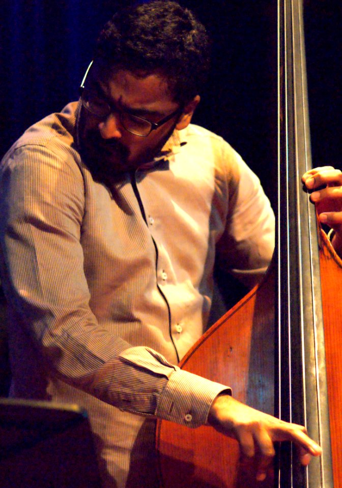 Ambrose Akinmusire Quintet 1 november 2012 BIM Amsterdam - Harish Raghavan (50962650007)