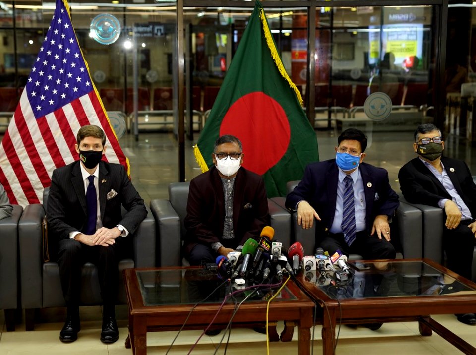Ambassador Earl R. Miller welcomed the arrival of 2.5 million doses of Moderna vaccine donated to Bangladesh by the United States (51291122496)