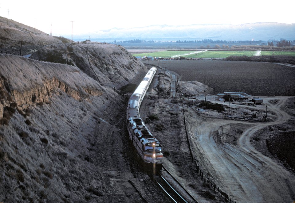 AMTK 530 with the westbound Coast Starlight near Harlem, CA in February 1981 (31129739574)