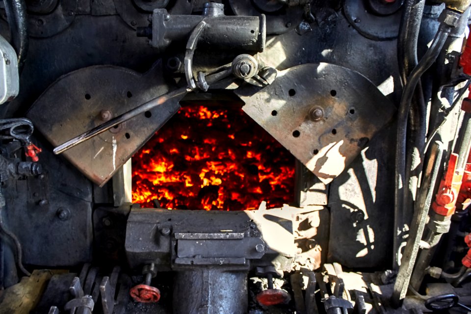 Ancient locomotive (41248096492)