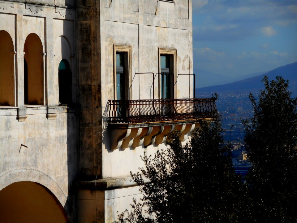 Angular balcony of Gabriele D'Annunzio - Carthusian monastery and museum of San Martino in Naples (26315987418)