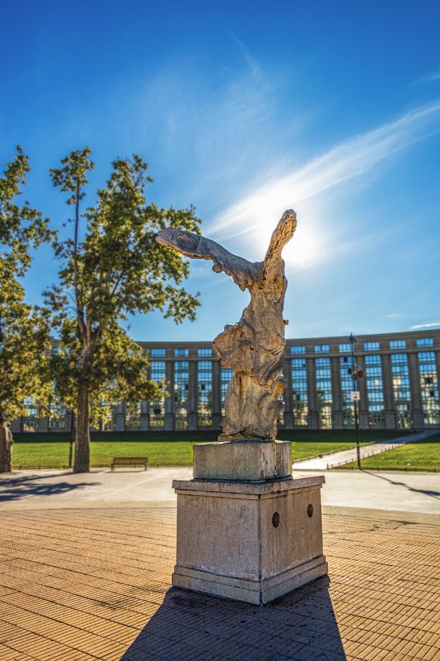 Statue architecture monument