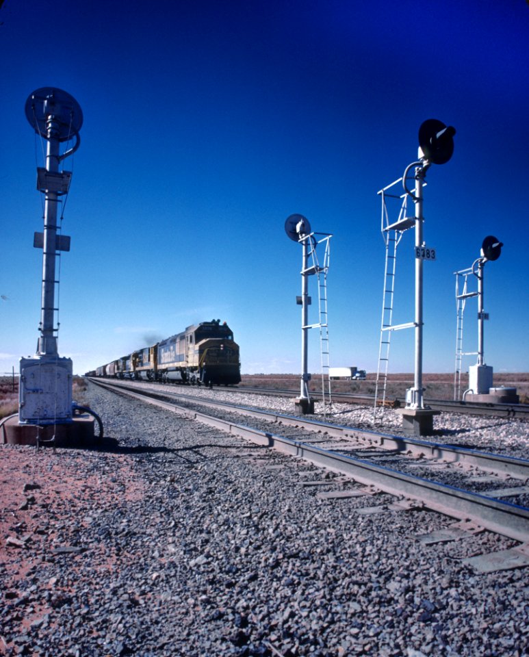 ATSF 5978 east of Melrose, NM October 1985 2 (36196913390)