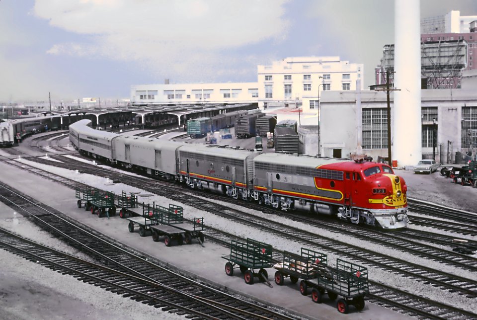 ATSF 326 with Train 116, the Dallas section of the Texas Chief, departing Dallas, Texas Union Terminal (a wiil join the Ft. Worth Houston main section of Train 16 at Gainesville) on March 25, 1967 (30834359224)