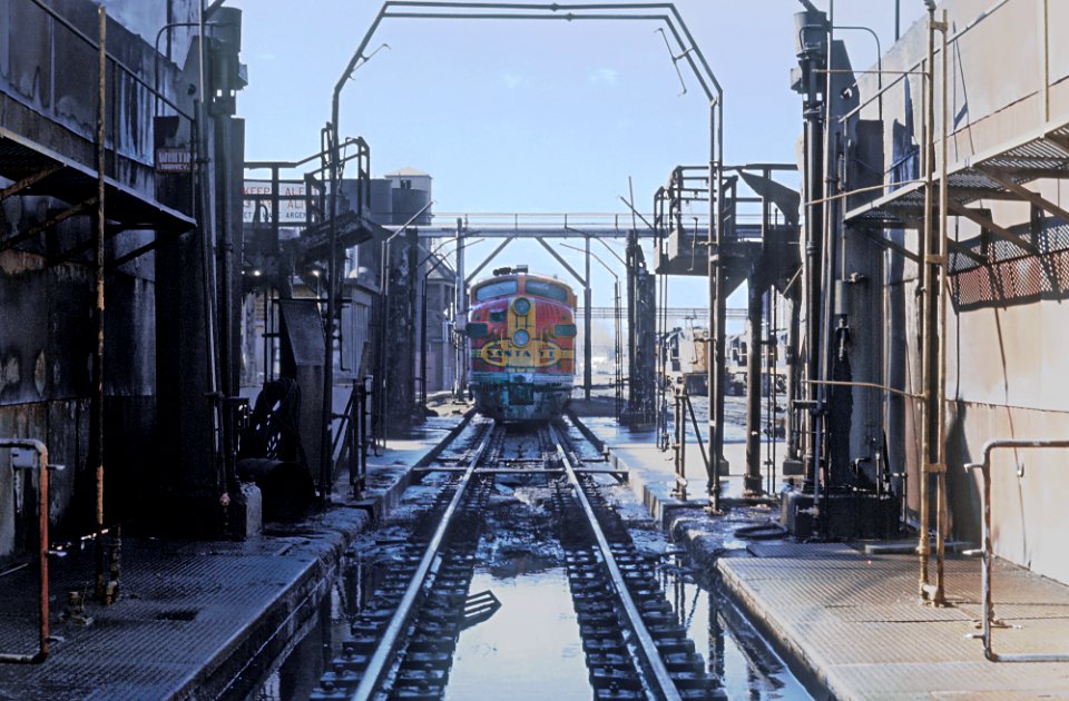 AT&SF Wash Rack at Argentine Yard, KS in April 1971 (31303179270)