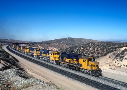 ATSF 3419, 3398, 3386, and 4 more including what looks like a CF7 just east of Summit, CA (Cajon Pass) in August 1981 (31578941511)
