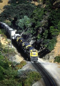 ATSF 8790 westbound in Franklin Canyon near Martinez, CA in September 1978 (30903019153)