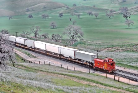 ATSF 999029 caboose in the Tehachapis in March 1985 (30747872383)