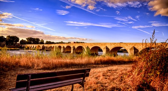 Aval du pont de Beaugency (29972278377) photo