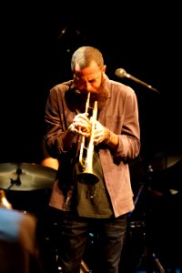 Avishai Cohen Quartet L V 12 oktober 2017 - Avishai Cohen (23818917388)