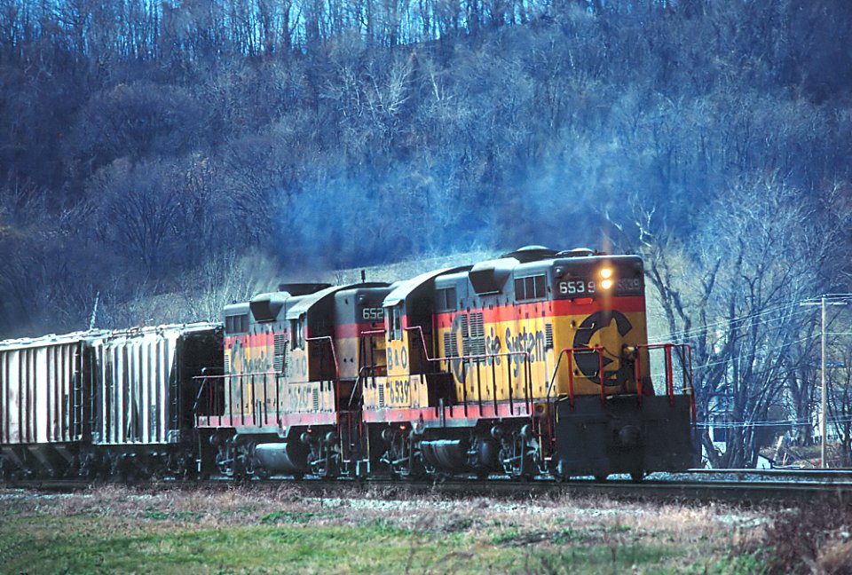 B&O GP9s 6539 and 6520 at Point of Rocks, MD in December 1980 (33728726332)