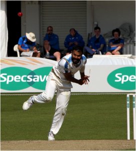Azeem Rafiq 2017 Yorks v Hampshire bowling