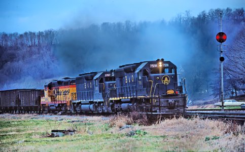 B&O 7591 SD40, 3767 GP40, and 6045 GP40 at Point of Rocks, MD in December 1980 (33885524305)