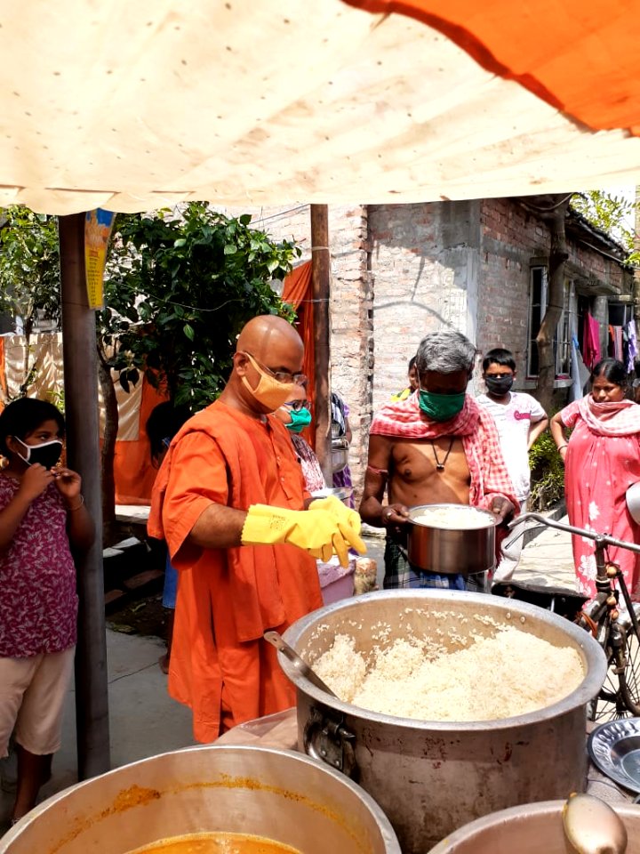 Baranagar Mission- Amphan Cyclone Relief Services(2)