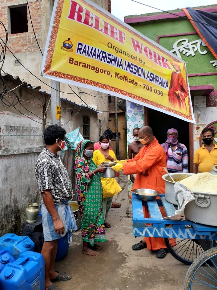 Baranagar Mission- Amphan Cyclone Relief Services(5)